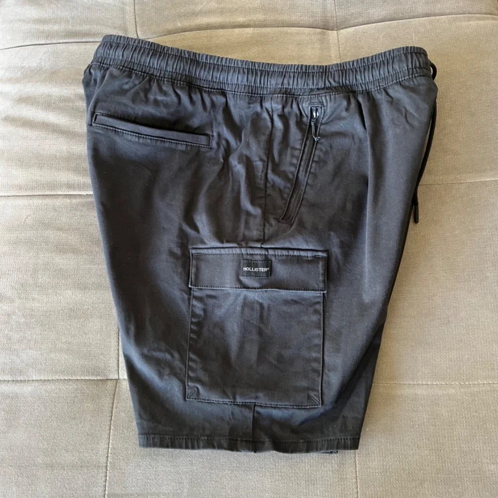 GUC - Hollister Cargo Jogger Shorts - Picture 2 of 3